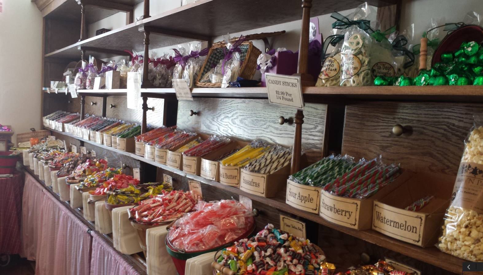 Cousin's Candy Shop - Virginia City